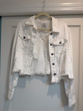 ModCloth White Cropped Frayed-Hem Denim Jacket